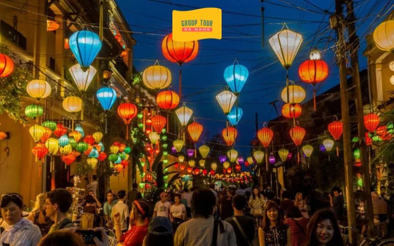 Đèn lồng phố Hội tại tour Sơn Trà – Rừng Dừa 7 Mẫu – Hội An
