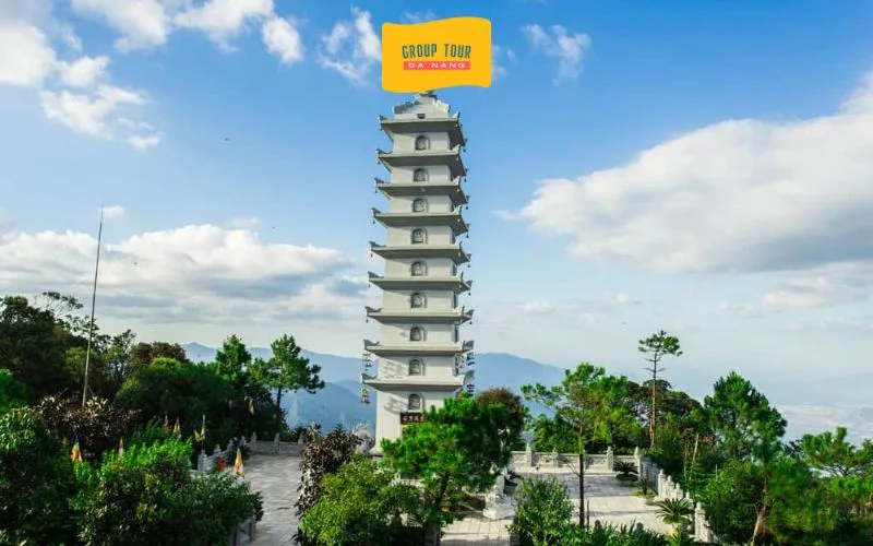 Tham quan Linh Phong Bảo Tháp khi tham gia tour Bà Nà Hills 1 ngày