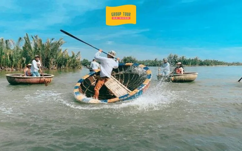 Xem múa thúng tại tour Rừng Dừa 7 Mẫu – Hội An