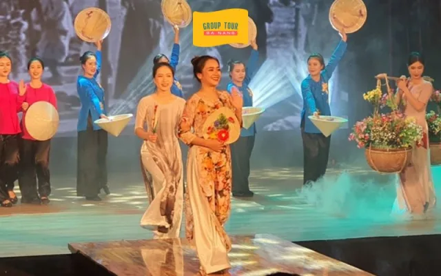 "Trình Diễn Bộ Sưu Tập Áo Dài": Nơi Tôn Vinh Sự Sáng Tạo và Di sản Văn Hóa